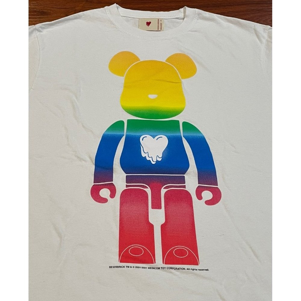 MEDICOM TOY WHITE SHIRT SZ LARGE